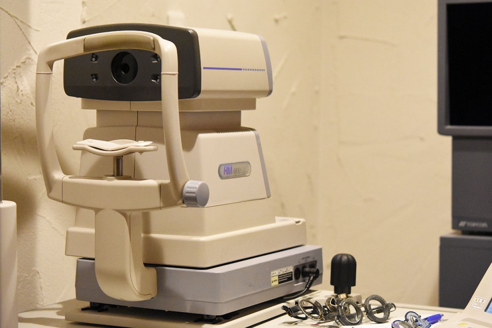 目の検査だって昔はマニュアルでした | メガネ＆サングラスの