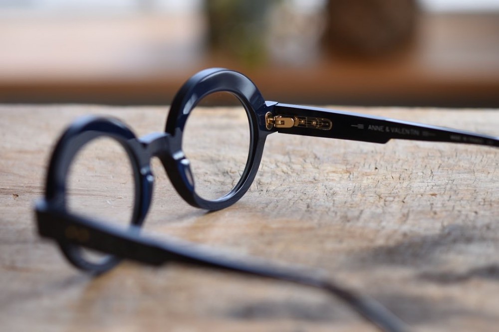 エッジの効いた anne et valentin | メガネ＆サングラスの